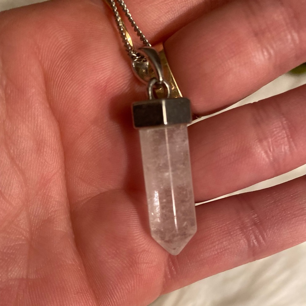 Quartz healing crystal point necklace - Picture 3 of 3